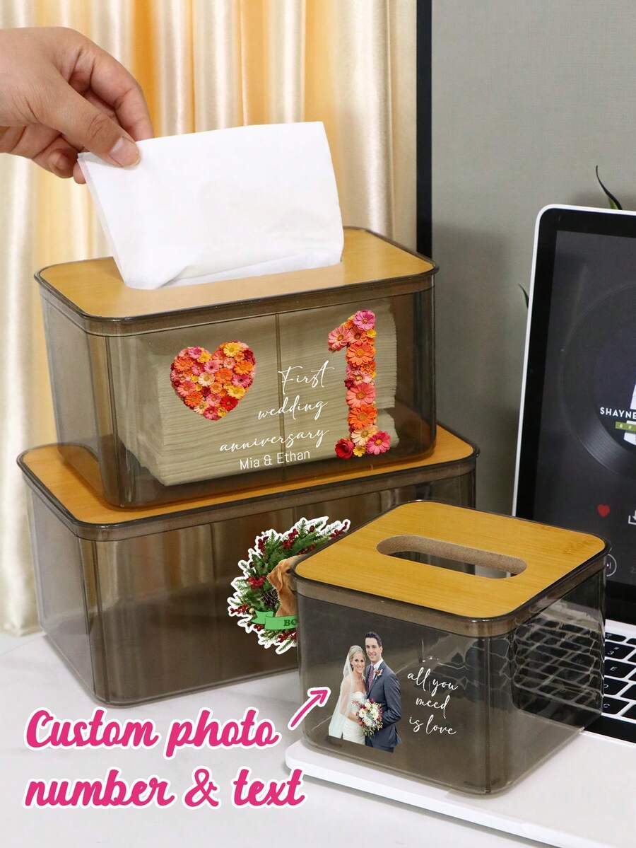 Hộp khăn giấy in ảnh theo yêu cầu, hộp khăn giấy in chữ cá nhân hóa, hộp khăn giấy in số theo yêu cầu, hộp đựng khăn giấy thiết kế hình ảnh tùy chỉnh, kiểu dáng nắp gỗ tối giản hiện đại, lý tưởng cho quà tặng ngày lễ, trang trí nhà cửa, kỷ niệm ngày cưới, tiệc tân gia, quà tặng ý nghĩa, gia đình, sắp xếp khăn giấy gọn gàng. - phong cách A - Xem 1