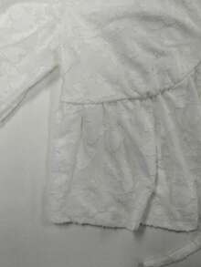 Blusa de mujer con cuello en V de manga larga y volantes en el bajo, adecuada para usar en la calle y en el brunch - Blanco - Ver 10