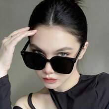 1副女士黑色圆形PC镜框铆钉时尚眼镜，适合日常佩戴 - 黑色 - 查看 2