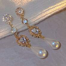 A Pair Of Vintage Teardrop-Shaped Earrings For Women, Featuring A Luxurious Heart Design, Long And Exaggerated, Perfect For A Unique Style. - 1 - View 6