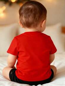 Disney Background Mickey Mouse Happy Sitting Pose Classic Print Kids' Short Sleeve T-Shirt - Adorable And Playful Casual Top - 紅色 - 查看 2