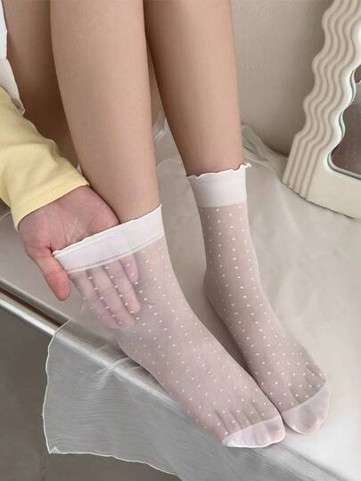 3双装薄款洛丽塔公主仙女风蕾丝波点长腿套，透明网纱踝部腿套，透明玻璃丝腿套，甜美中筒腿套，透气波点透明腿套，可爱女童腿套，适合春、夏、秋、冬四季穿着。透气网纱，吸湿排汗，柔软顺滑。适合度假、运动、休闲、商务及各种场合，四季皆宜。