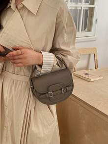 时尚简约高品质硬挺手提包，翻盖按扣设计，适合肩背或斜挎。 - 灰色 - 查看 6