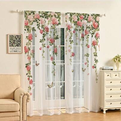 2 片粉色玫瑰蝴蝶薄纱窗帘，饰有粉色玫瑰、绿色藤蔓和蝴蝶图案，2D 平面印花，半透明，适用于客厅、餐厅和阳台，营造浪漫的花卉装饰氛围。