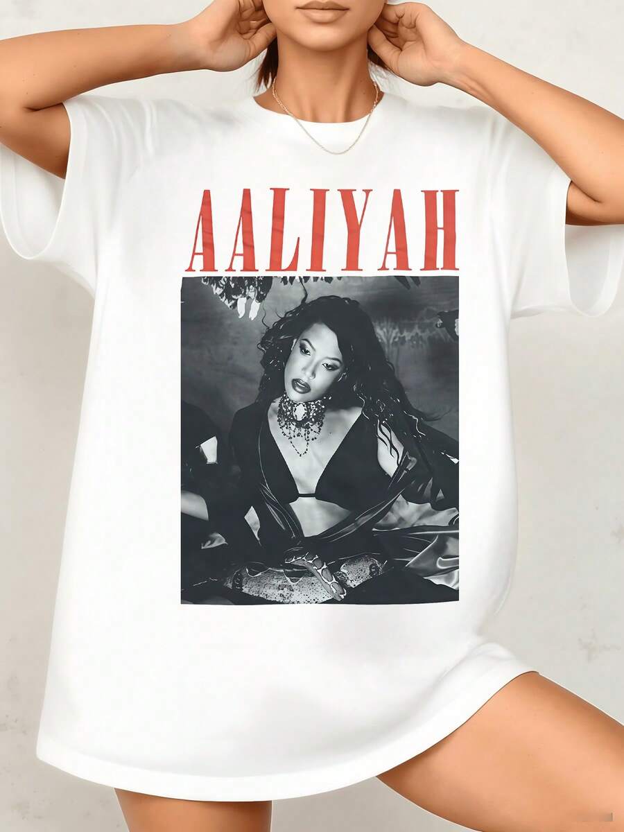 Retrato artístico de una mujer misteriosa con fondo en tonos oscuros y joyas brillantes que evocan poder y elegancia camiseta de mujer 220g casual moderna de manga corta oversized - Blanco - Ver 1