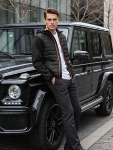 Veste matelassée à capuche zippée pour homme, style mi-saison, empiècements matelassés, manches bicolores, coupe décontractée, avec capuche ajustable et poches zippées, veste légère de style streetwear, finitions élastiques. - Noir - Voir 2