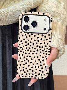 One-Piece Black Polka Dot Phone Case With A Beige Base And Hand-Painted Black Polka Dot Design, Suitable For IPhone 17 Pro Max. Stylish And Interesting Korean Phone Case, Compatible With IPhone 11/12/13/14/15/16 Pro Max Plus. Elegant Design Suitable For Both Men And Women, Ideal Gift For Easter, Wedding Season, And Birthdays For The Bride, Perfect For Spring. - 彩色 - 查看 2