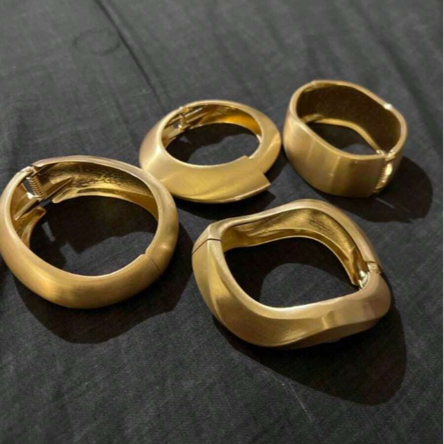 4条/1条朋克风哑光宽弹簧扣手链，不对称金属手链设计，女士日常派对配饰，时尚饰品，闺蜜礼物