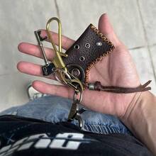 Móc khóa DIY thủ công phong cách retro độc đáo, vỏ bật lửa bằng da, dụng cụ mở chai kiểu cổ điển, mặt dây chuyền thời trang độc đáo. - Xem 6