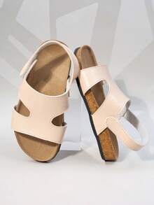 A Pair Of Girls' Lightweight Flat Bottomed Back Strap Summer Beach Sandals - Beige - View 2
