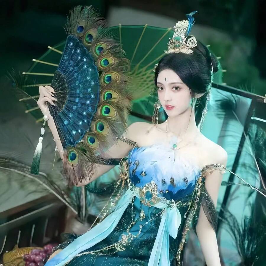 1把夏季孔雀羽毛折扇，手工扇，刺绣扇，黑色手柄刺绣亮片扇，塑料扇 - 扇 - 查看 1