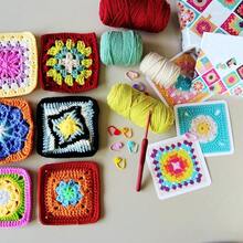 Set de práctica de ganchillo, kit de aprendizaje de patrones de tejido de abuela DIY, set de principiante de ganchillo con hilo y herramientas, accesorios portátiles de tejido, suministros básicos de ganchillo DIY con hilo, colores surtidos - Los colores de todos los accesorios del conjunto son aleatorios. - Ver 5