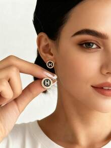 1 Pair H-Letter Round Stud Earrings, Fashionable Minimalist Elegant, Suitable For Women's Daily Wear - H Letter Earrings - View 8