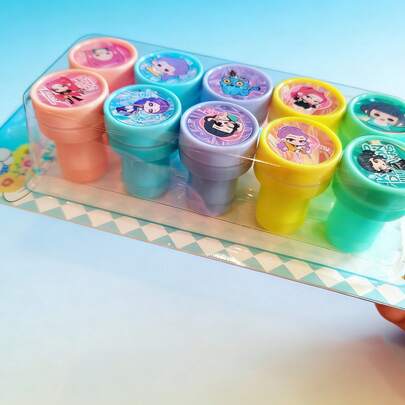 Hasbro 10/20/30件套 K-Pop 女团 Q 风格自印章套装 – 官方粉丝周边，适用于手账、剪贴簿和 DIY 手工，便携式文具，K-Pop 粉丝和文具爱好者的必备单品
