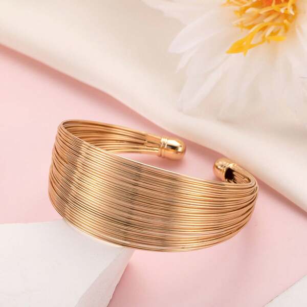 Brazaletes abiertos de estilo europeo y americano en dorado y plateado, accesorios de joyería de moda punk exagerados para mujeres