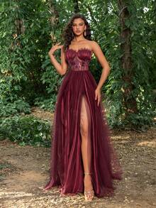 Faeriesty 优雅的无肩带正式礼服，薄纱覆盖，褶皱紧身胸衣，高端精致的设计，背部系带细节，飘逸的薄纱拖尾和高开衩——是正式晚宴、婚礼宾客着装、新娘写真、红毯活动、奢华盛大派对等场合的理想之选。 - 酒紅色 - 查看 5