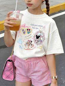 Disney Minnie And Daisy Afternoon Tea T-Shirt, "Girls Just Wanna Have Fun" T-Shirt Print Pattern Summer Tops,Short-Sleeved Casual And Cute Style  Children's Clothing Design, Girl Clothes For Kids ,Ropa Para Niños,Girl Clothes For Kids,Graphic Tee, Summer Clothes,Perfect For Cool Girls. Comfortable And Breathable Children's Short-Sleeved T-Shirt. Comfortable And Casual Wear All Year Round 180g Pure Cotton Children's Clothes,Comfortable & Lightweight, Iconic Print For Mix-And-Match Outfits,Suitable For Both Boys And Girls. - 白色 - 查看 1