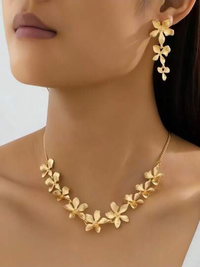 Set de 3 piezas de joyería vintage elegante con collar y aretes con diseño floral, en tono dorado, accesorios de lujo y de moda para mujer, adecuado para viajes, fiestas y uso casual