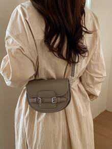 时尚简约高品质硬挺手提包，翻盖按扣设计，适合肩背或斜挎。 - 灰色 - 查看 4