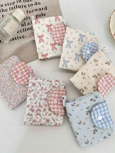 A Cute Floral Print Wallet For Girls, Featuring An Exquisite Pendant, A Compact Design, A Portable Card Holder For Students, A Button Coin Purse, A Simple And Stylish Small Bi-Fold Wallet, A Cute Wallet, A Women's Mini Wallet, A Wallet, An ID Holder, A Small Wallet, Bank Cards, And A Valentine's Day Gift.