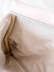 Christian Dior 浅粉色化妆包，带压纹Logo、银色拉链和刺绣星星内衬 - 粉色 - 查看 3