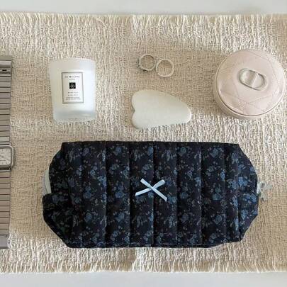 柔软面料拉链复古花卉绗缝简约蝴蝶结拉链化妆包，大容量收纳袋，便携式旅行洗漱包，女士日常化妆品收纳包