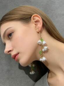 1 Pair Elegant Trumpet Flower Leaf Shaped Pendant Earrings, Handmade Fashion Dangle Earrings - Earrings - View 3