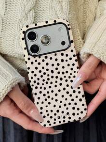 One-Piece Black Polka Dot Phone Case With A Beige Base And Hand-Painted Black Polka Dot Design, Suitable For IPhone 17 Pro Max. Stylish And Interesting Korean Phone Case, Compatible With IPhone 11/12/13/14/15/16 Pro Max Plus. Elegant Design Suitable For Both Men And Women, Ideal Gift For Easter, Wedding Season, And Birthdays For The Bride, Perfect For Spring. - 彩色 - 查看 5