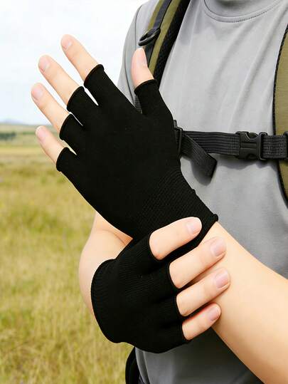 1pair Outdoor Sports Gloves With Exposed Five Fingers Design Can Be Worn In Spring, Summer, Autumn, And Winter Seasons. High End Materials Are Breathable, Elastic, And Warm For Daily Commuting. They Are Suitable For Both Men And Women And Are Suitable For Wearing Fashionable Gloves In Multiple Scenarios