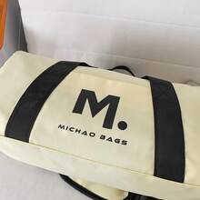 圆筒形尼龙旅行包，带肩带，适合健身和旅行 - 彩色 - 查看 2