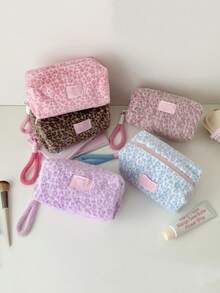 1 PC Girl Leopard Pattern Plush Handheld Makeup Bag, Student Handheld Bag, Portable Skincare Products, Toiletry And Storage Bag - Multicolor - View 2