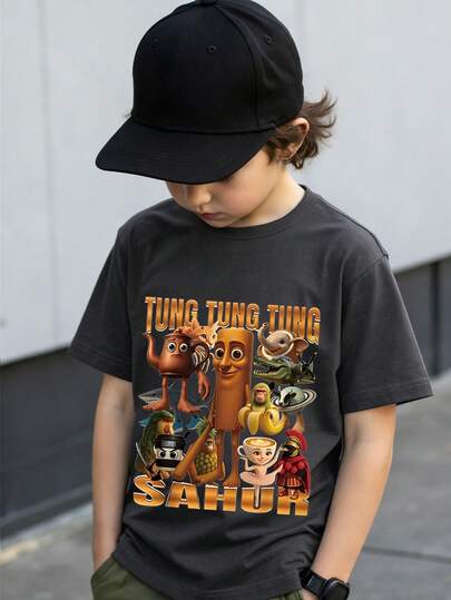 男童趣味字母标语“Tung Tung Tung Sahur”及木偶图案印花短袖T恤，休闲夏季款