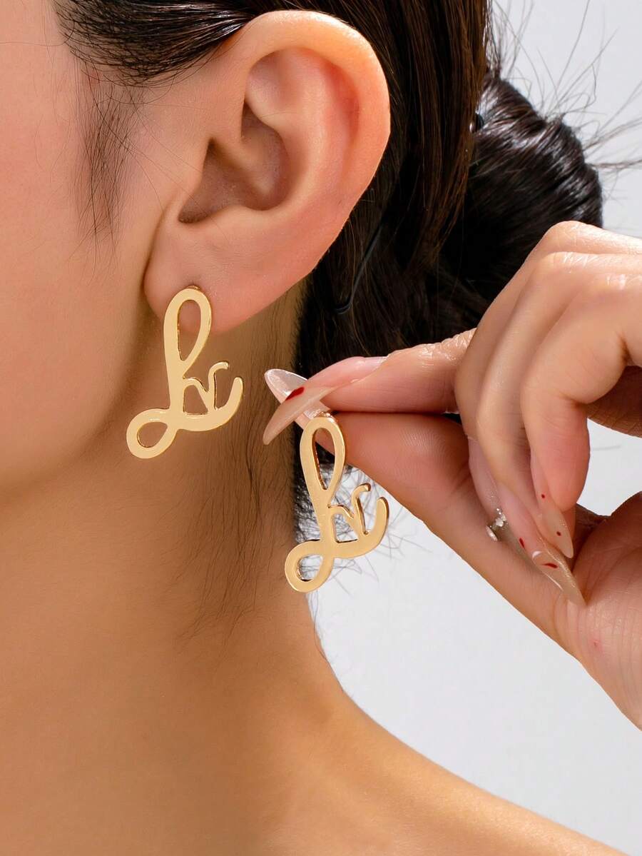 1 Pair Fashion Elegant Zinc Alloy Minimalist Letter Stud Earrings, Suitable For Women's Daily Wear And Party Gifts - Letter Earrings - View 1