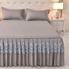 1件纯色柔软透气防尘床裙（带蕾丝边），吸湿排汗，抗皱，四季皆宜，优雅印花设计，适用于卧室和酒店，简约经济的床上用品。 - 灰色 - 查看 2