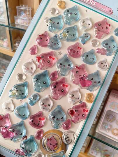 这些3D贴纸包括浮雕贴纸、儿童DIY贴纸、趣味水滴贴纸和装饰贴纸。它们色彩鲜艳，充满活力，非常适合DIY项目和手工制作。可以粘贴在笔记本电脑、智能手机、水瓶和其他物品上。