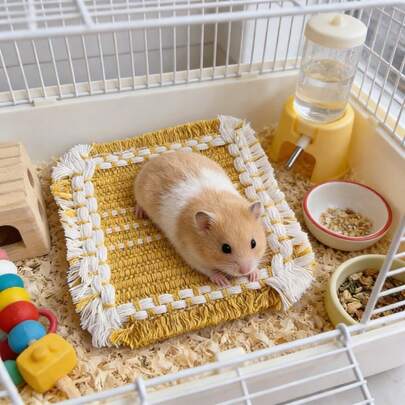 Random Yellow & White Patterned Square Hamster Mat, Soft & Comfortable Pad For Hamster Cage, Breathable Small Mat, Hamster Cage Accessories