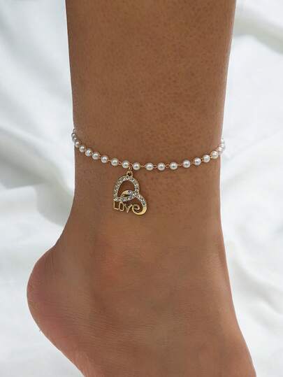 1件时尚优雅仿珍珠和水钻心形字母“Love”装饰脚链，适合女性日常、派对、活动佩戴