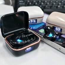 Air TWS 半入耳式蓝牙耳机，具备环绕立体声、高清降噪和通话麦克风功能。便携式耳机，兼容小米17、苹果17、三星26等智能手机。是旅行、露营、户外活动、健身、瑜伽、钓鱼、网课、会议、送礼等的理想之选。配备150mAh充电盒。 - 查看 10