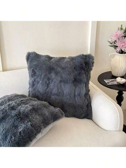 半件装驼色仿兔毛枕套，适用于沙发装饰、床枕，拉链封口，柔软顺滑的绒面质感，舒适亲肤