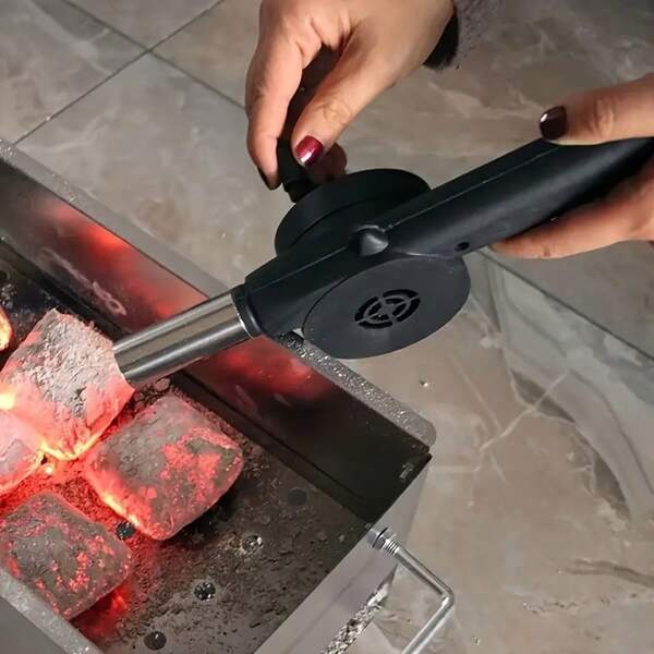 1pc Hand-Cranked Blower, Manual High-Power Airflow, Small Portable No Battery Needed, Durable & Easy To Operate, Suitable For Outdoor BBQ, Camping, Charcoal Fire Ignition, Charcoal Grill Fast Ignition. BBQ Gear, Outdoor Tool, Home Supplies, Suitable As Father's Day Gift, Mother's Day Gift, Gift For Friends, Boyfriend/Girlfriend, Family, Teachers