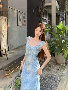 French Retro Ditsy Floral Fitted A-Line Maxi Dress - Baby Blue - View 2