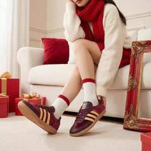 Adidas 三葉草女子低筒休閒輕便運動板鞋 - 酒紅色 - 查看 1