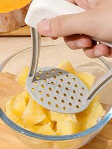 1个手动土豆捣碎器。符合人体工学的手柄设计，使用轻松省力。耐用塑料材质，厨房好帮手。适用于捣碎土豆、大蒜、红薯、水果和蔬菜。高效的果蔬捣碎器，易于清洁，结构坚固，是家庭烹饪的理想之选。 - 彩色 - 查看 9