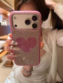 Funda de teléfono con patrón de corazón rosa, con strass en forma de corazón, compatible con iPhone 14/17 Pro/17 Pro Max, estilo de chica de moda, cubierta protectora para primavera y cumpleaños - Fondo plateado con corazón rosa. - Ver 3