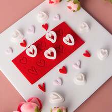 10件套盒装迷你心形情人节粘土耳环制作套装，包含软粘土模具和切割机，适用于珠宝制作、项链和耳环粘土工具 - 白色 - 查看 4