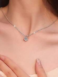 1pc Classic French Versatile Fashion Titanium Steel Non-Fading Starry Sky Necklace With Moissanite Diamond Pendant, Delicate Luxury High-End 2026 Birthday Gift - Multicolor - View 3