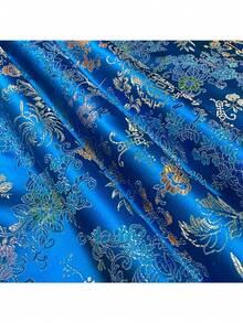 1 mảnh vải Jacquard màu xanh dương, dệt kiểu gấm, với họa tiết hoa trang nhã, bề mặt bóng mượt như satin. Thích hợp làm vật liệu trang trí nội thất và hoàn hảo cho các sản phẩm thủ công may vá tự làm. Chiều rộng: 29,5 inch, định lượng 130gsm. - Vải Jacquard - Xem 3