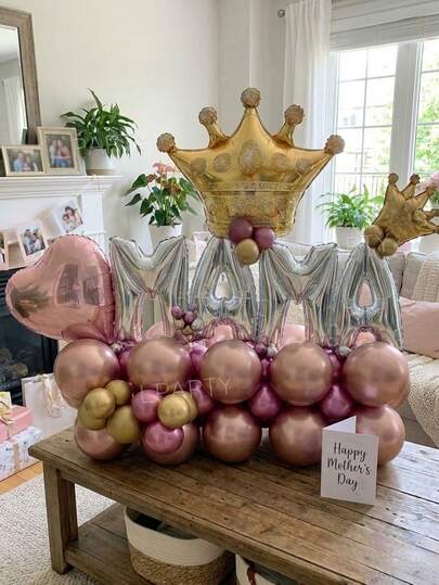 47件套母亲节派对装饰气球套装，包含16英寸银色“MAMA”字母铝箔气球、18英寸玫瑰金心形铝箔气球、巨型金色皇冠铝箔气球和迷你皇冠铝箔气球，适合妈妈生日、妻子生日、“我爱妈妈”主题装饰、最佳妈妈装饰等场合。