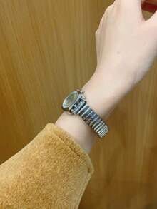 1 chiếc đồng hồ mặt tròn mạ vàng, đồng hồ đeo tay thời trang, thanh lịch, máy quartz, thích hợp để đeo hàng ngày/dùng trong các bữa tiệc/làm quà tặng. - Bạc - Xem 4