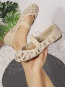 1 Pair Women's Solid Beige Hollow Breathable Flat Casual Shoes, Bohemian Style Black House Slippers - Beige - View 2